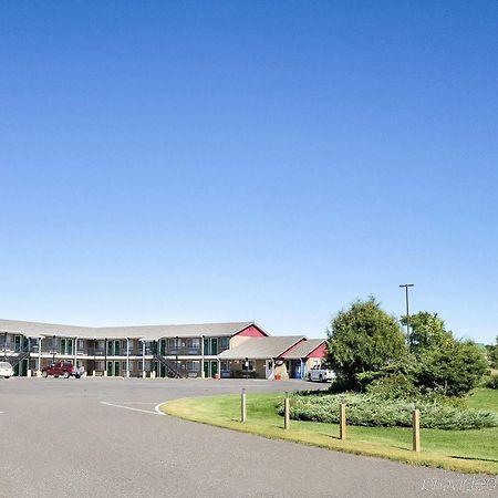 Rodeway Inn Пайн-Ривер Экстерьер фото